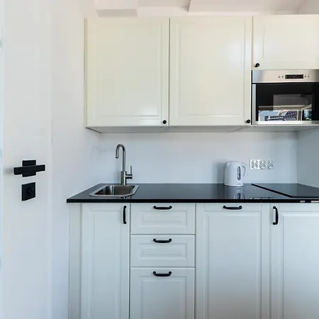 Yellow House By Victus סופוט