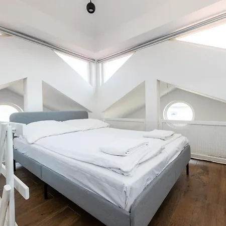 Yellow House By Victus * Sopot