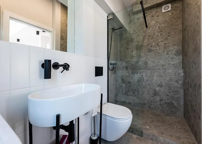 Yellow House By Victus 索波特